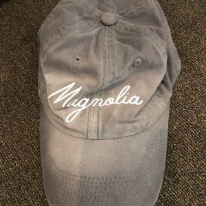 Magnolia hat